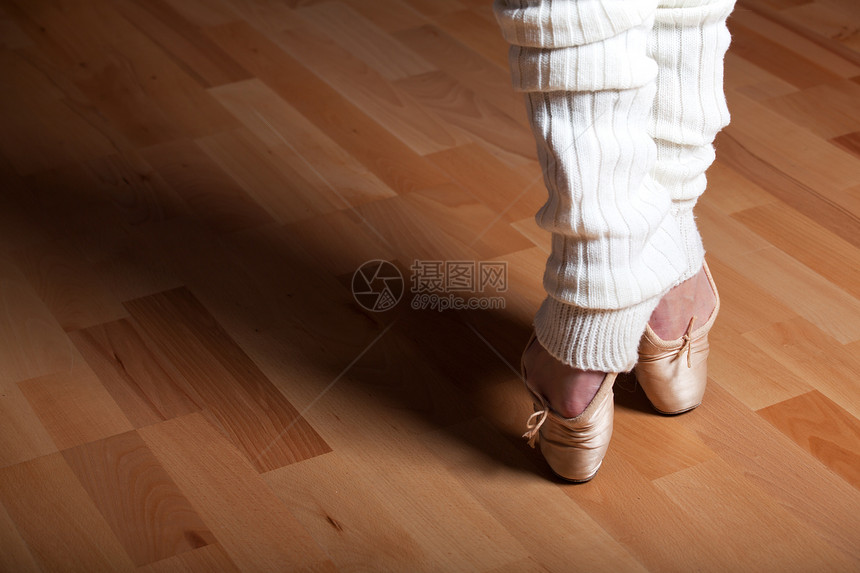 芭蕾舞者脚下木头力量地面芭蕾舞木地板鞋类能力舞鞋脚尖成人图片