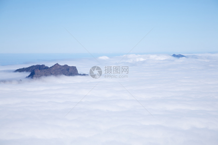 拉帕尔马山的云和山顶图片