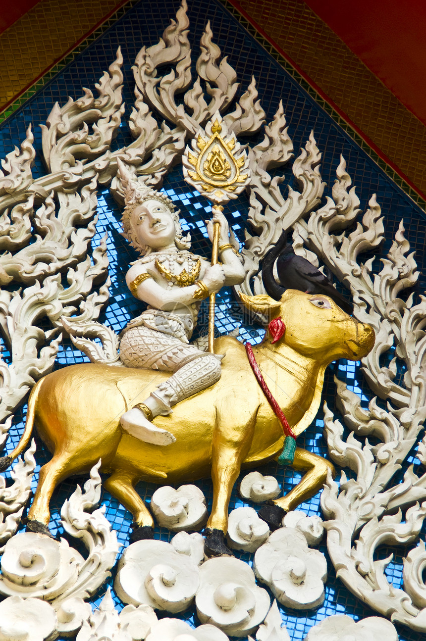 美丽的金色天空金子游客雕像历史性历史地标旅游宗教旅行图片