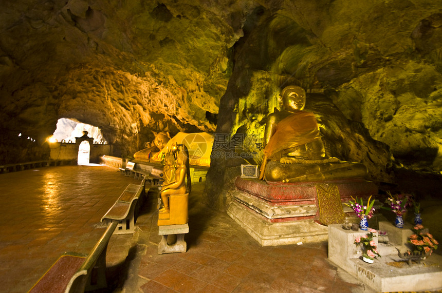 谭浩广洞穴石头地标宗教纪念碑雕塑古董崇拜寺庙精神佛教徒图片