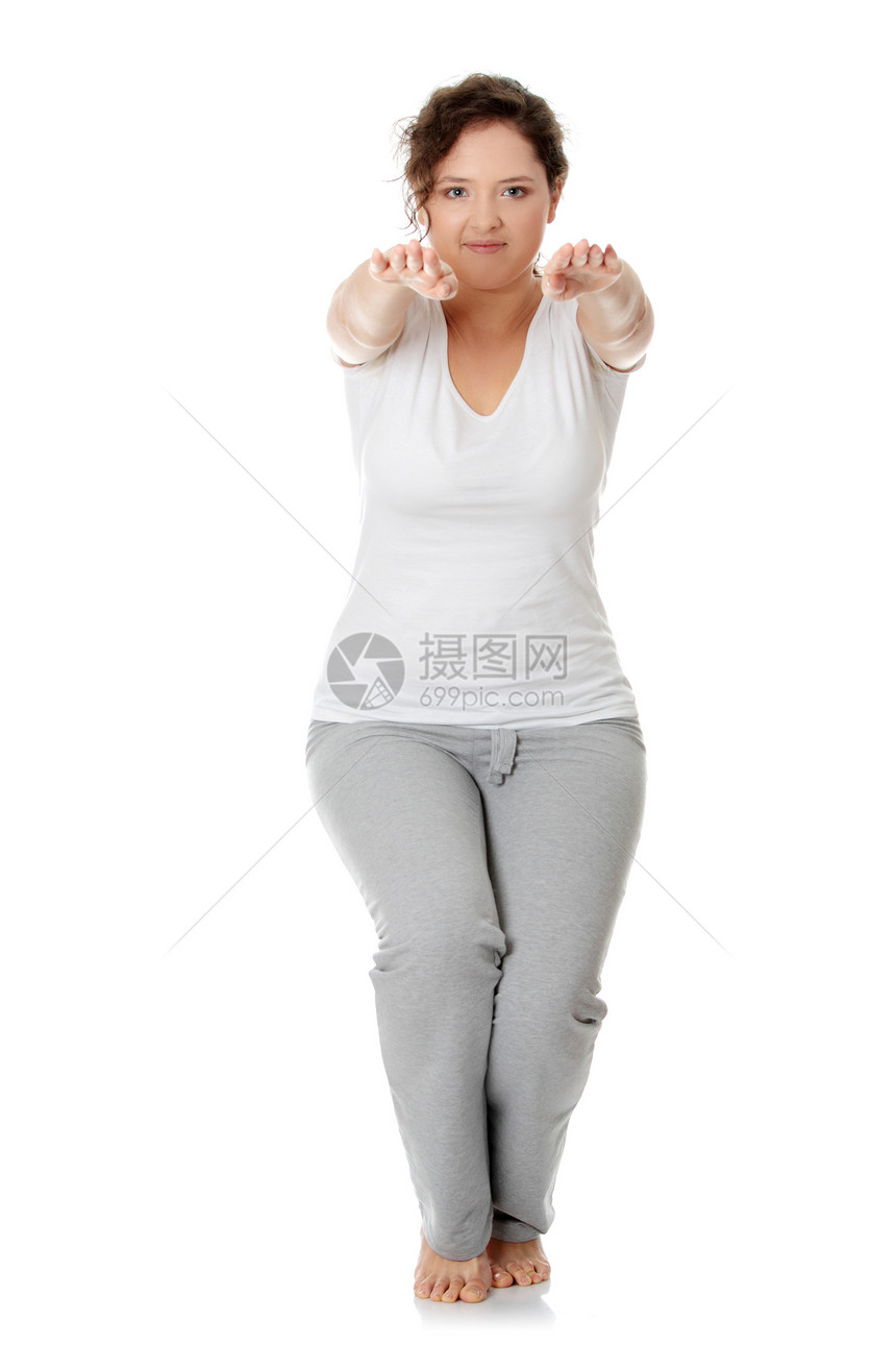 参加运动的年轻妇女女孩女士平衡专注减肥姿势训练数字瑜伽娱乐图片