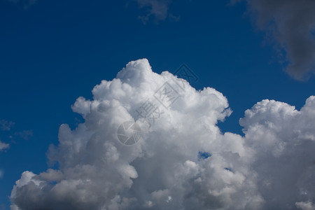 云和云自由天气阳光天空环境风景晴天空气场景蓝色背景图片