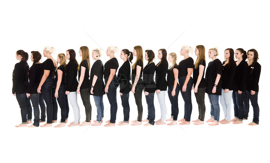 线上妇女友谊青少年命令牛仔裤女性人群领导团结团队大群人图片