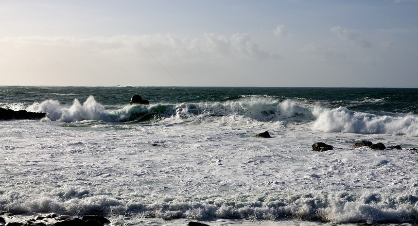 波浪危险海岸线风暴沿海运动活力支撑海浪悬崖泡沫图片