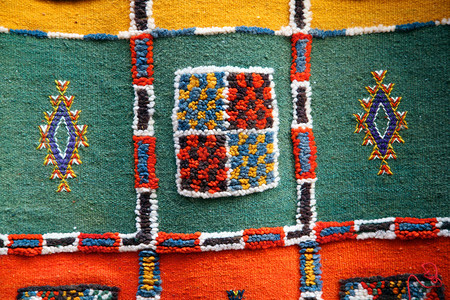 色彩多彩的制造小地毯地板露天街头市场文化麦地商品水平羊毛织物奢华高清图片素材