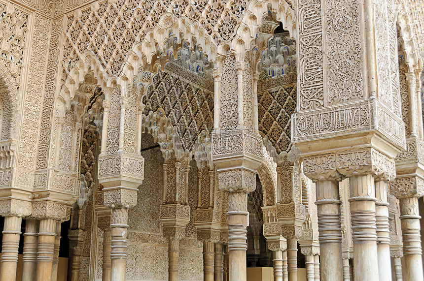 格拉纳达的Alhambra内摩尔艺术和建筑图片