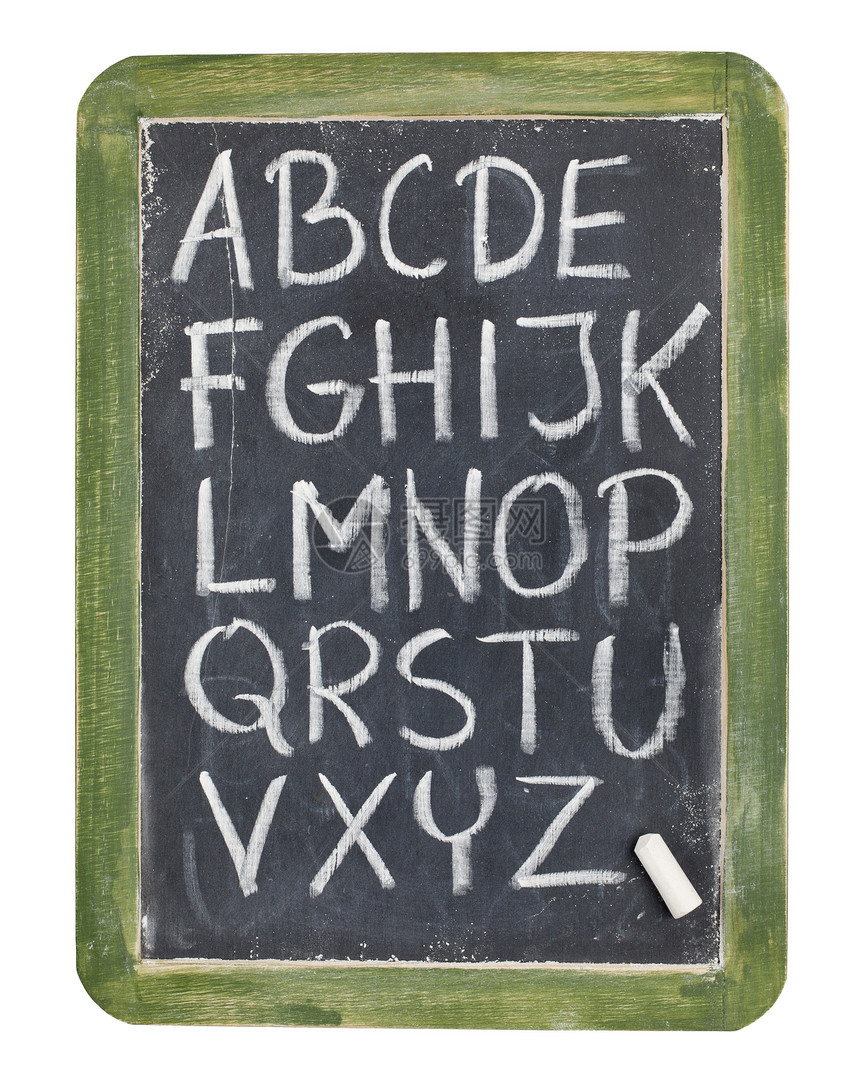 黑板上以粉笔字母排列的字母表图片