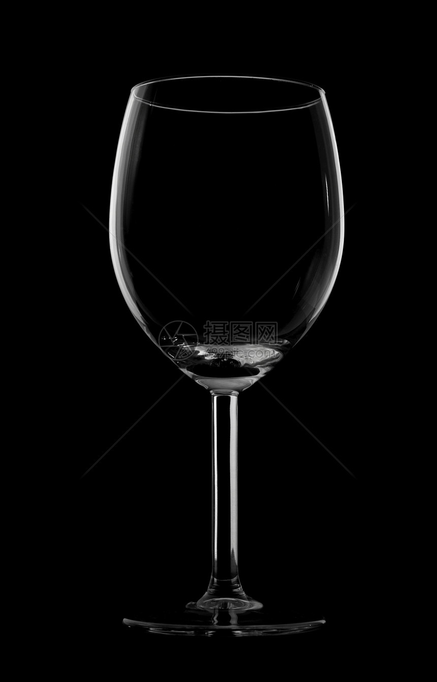 以黑色隔绝的葡萄酒玻璃图片