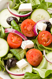 希腊沙拉叶子洋葱烹饪美食黄瓜食品树叶木板减肥健康背景图片
