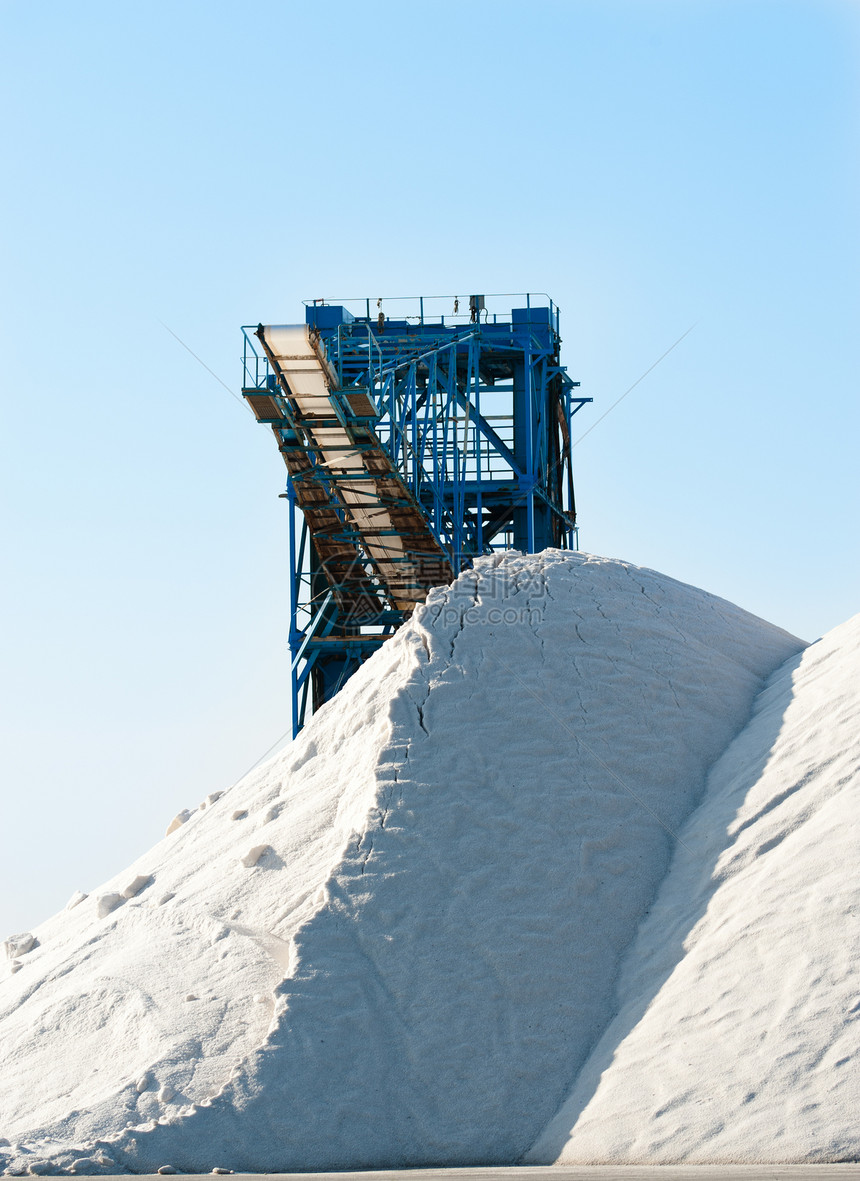 盐矿输送带盐矿作品炼油厂工业爬坡起重机机器盐场圣波图片