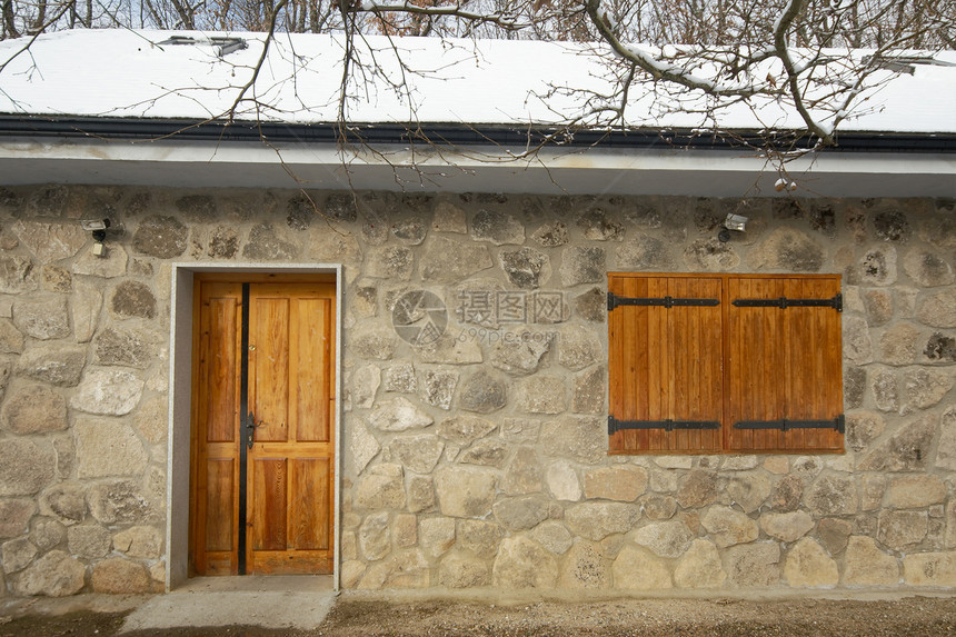 木木门和窗天气农村场景窗户季节白色国家建筑乡村小屋图片