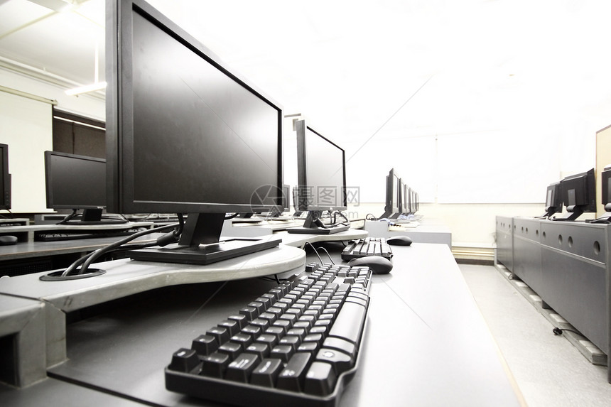 带有计算机排行的工作场所间工作室班级技术电脑商业学习数据中心网络监视器科学图片