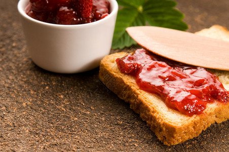 草莓面包食物玻璃图片素材