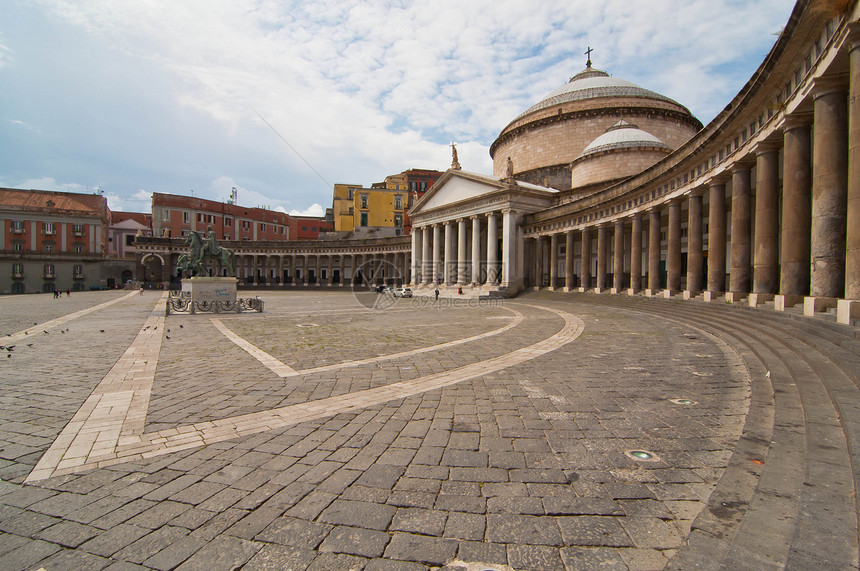 Piazza 普勒比西托广场圆顶走廊教会旅游正方形遗产历史性全民观光图片