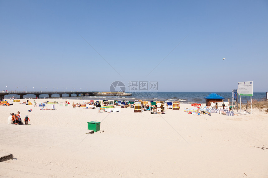 科洛布扎格海滩波浪海滩海鸥天空晴天鸟类生态码头图片