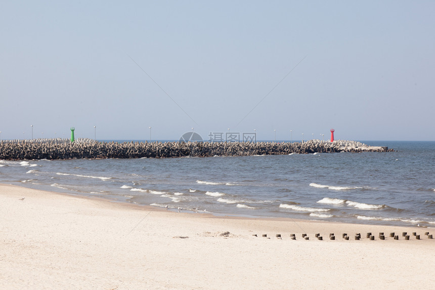 科洛布扎格海滩晴天码头天空鸟类海滩生态海鸥波浪图片