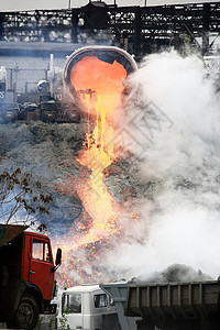排水废渣卡车矿渣炼钢红色背景图片