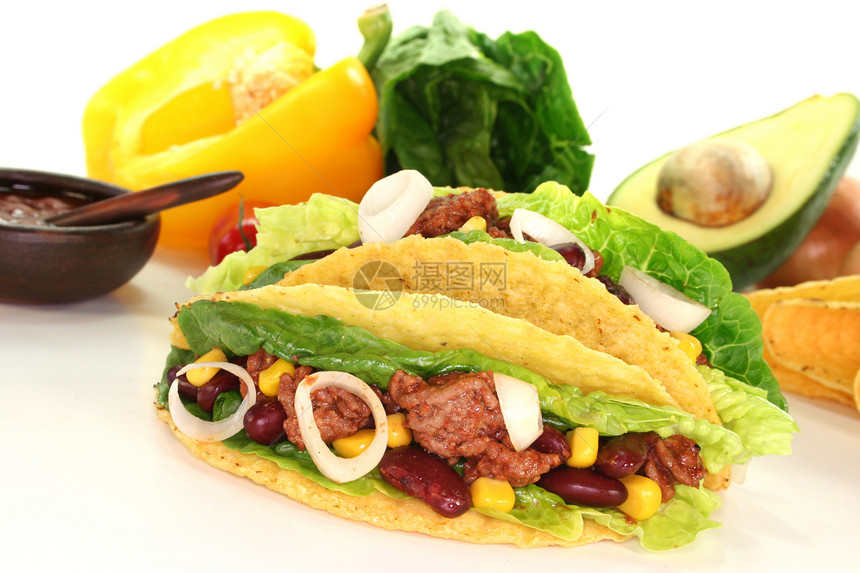 墨西哥有土牛肉的墨西哥玉米饼玉米蔬菜小吃辣椒食物盘子专业乡村牛肉图片