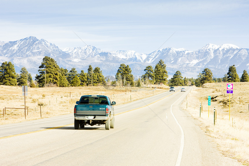 美国科罗拉多州洛基山位置山脉道路公路交通风景外观世界旅行交通工具图片
