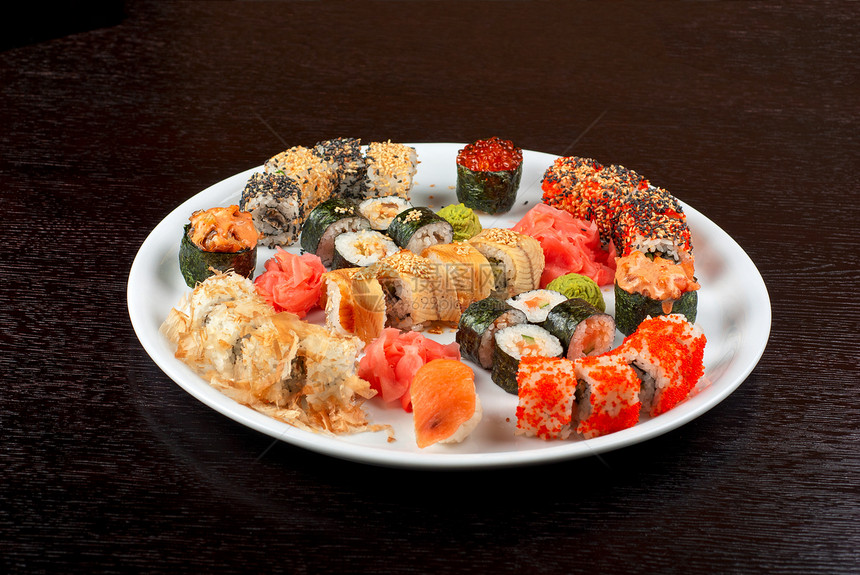 寿司成套熏制情调异国鱼子小吃海鲜宏观餐厅厨房盘子图片