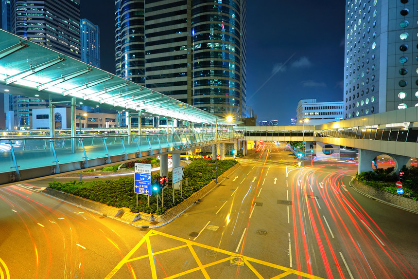 现代城市的夜间车辆景观市中心运输曲线路灯旅行过境驾驶生活图片