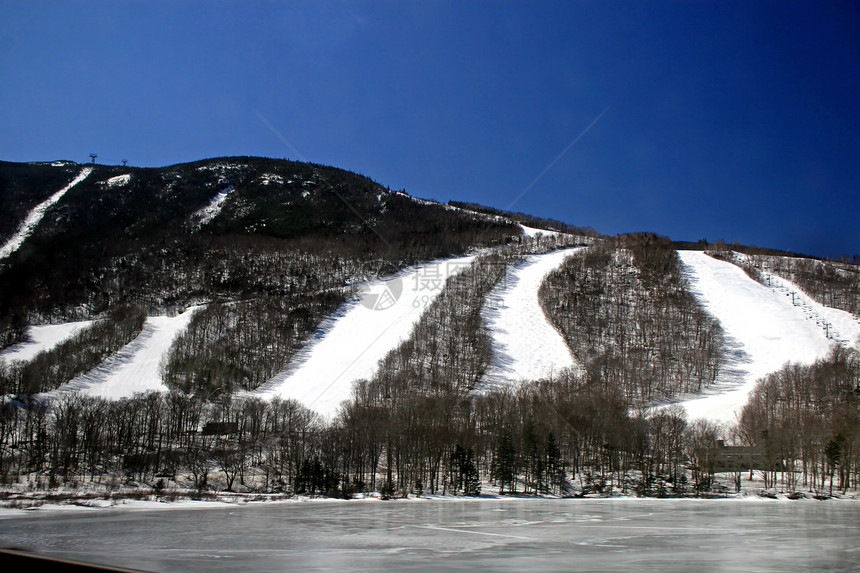 滑雪槽图片