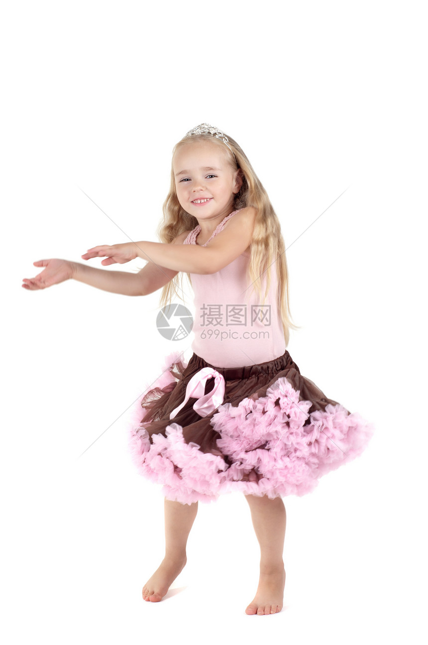 演唱室的小女孩舞蹈家女性戏服童年演员微笑舞蹈裙子乐趣图片