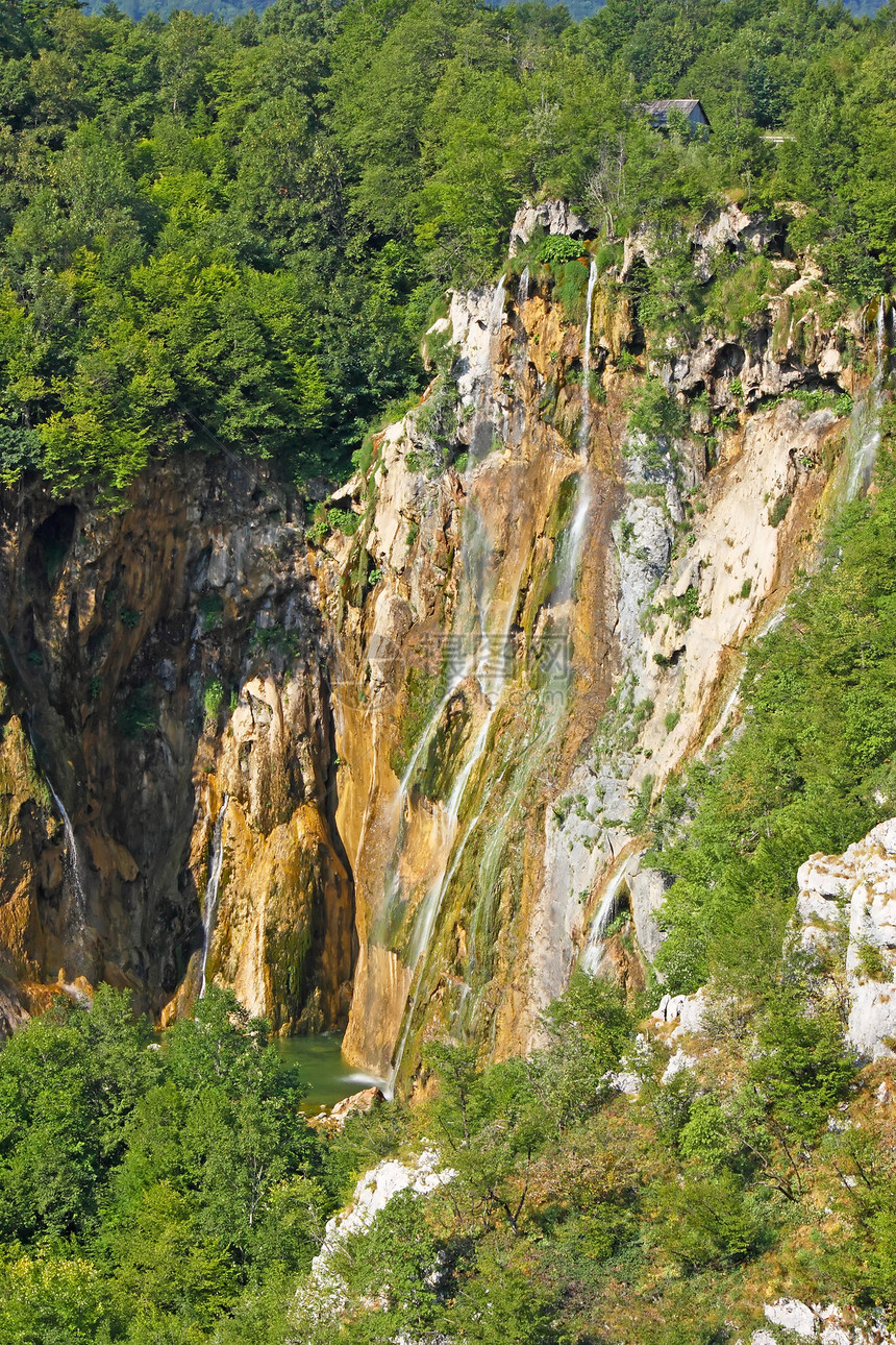 和平湖森林公园国家蓝色环境地标石头岩石绿色瀑布图片