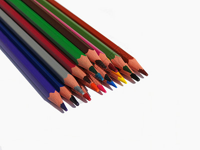 彩色铅笔创造力笔记本绘画方格钢笔文档材料课堂艺术家白色背景图片