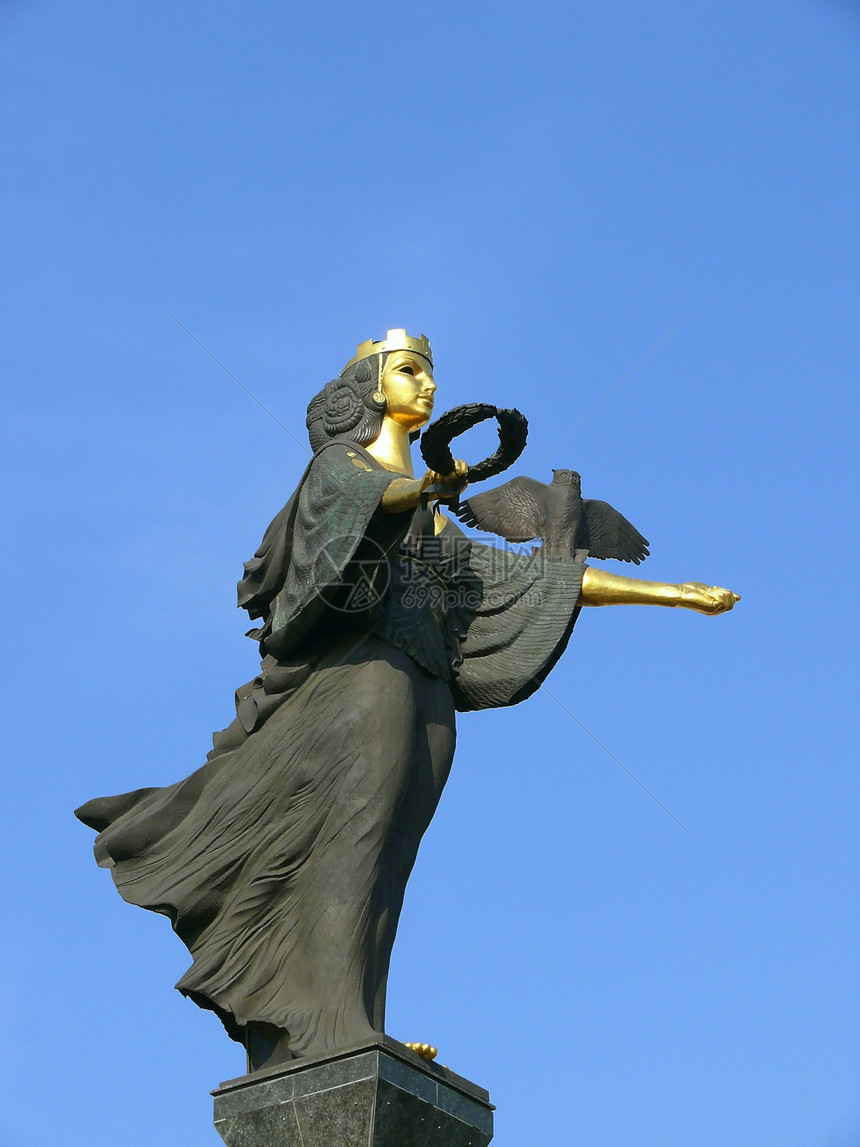 保加利亚索非亚圣索菲亚纪念碑天空雕塑艺术文化纪念馆雕像青铜猫头鹰蓝色城市图片