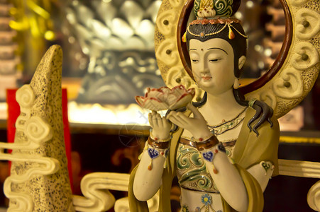 关仪精神女性佛教徒艺术信仰雕塑宗教菩萨雕像女神背景图片
