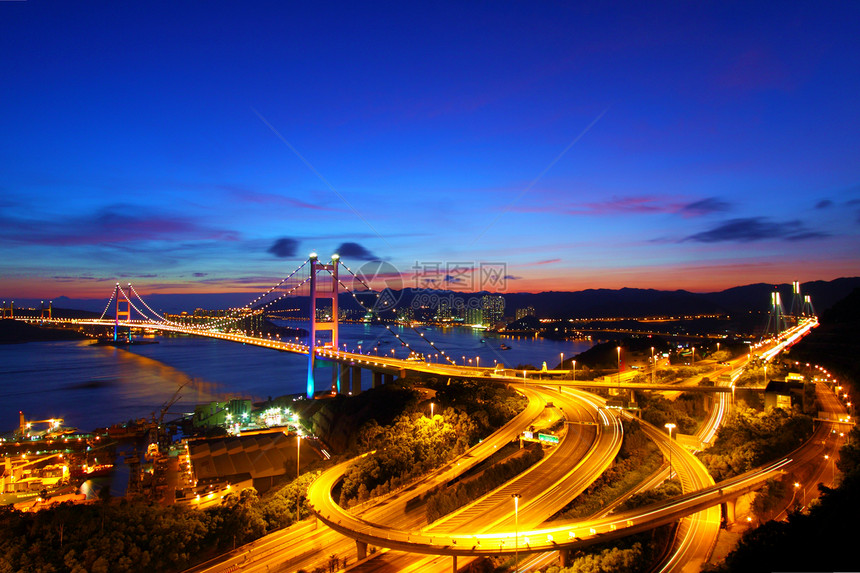 香港清马桥曲线建筑汽车射线交通海洋市中心蓝色运输场景图片