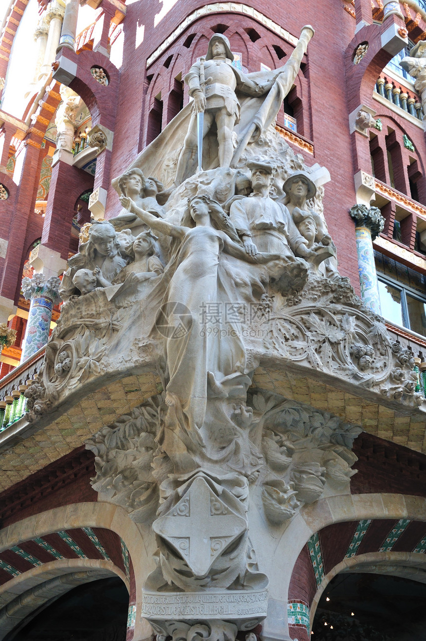 西班牙巴塞罗那历史蓝天旅行文化遗产世界遗产建筑天空古迹雕塑观光图片
