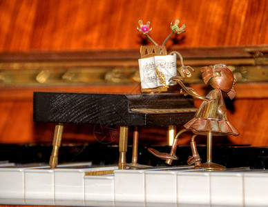 钢琴雕像艺术唱歌钥匙赞美诗笔记天赋床单乐器音乐会教育背景图片