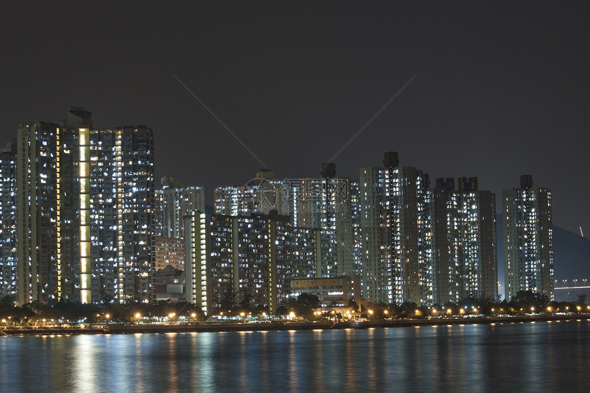 晚上在香港的公寓街区海岸电缆天际连接器旅行游客反射运输地标建筑图片