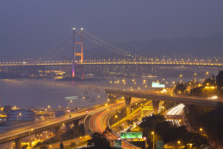 清马桥和日落时的高速公路展示了现代风景高清图片