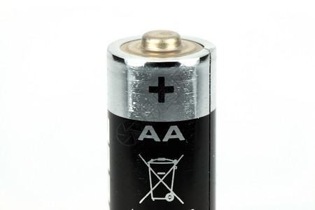 AA 白色背景的电池背景图片