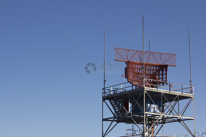 空中交通管制雷达雷达天线电波视图色彩低角度服务安全雷达通讯塔沟通图片