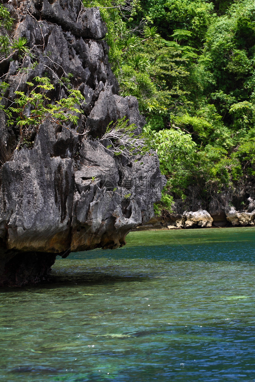 菲律宾自然天堂 自然天堂晴天风景阳光反射柱子岩石村庄勘探石头天空图片