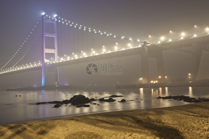 清马桥在香港的雾日图片