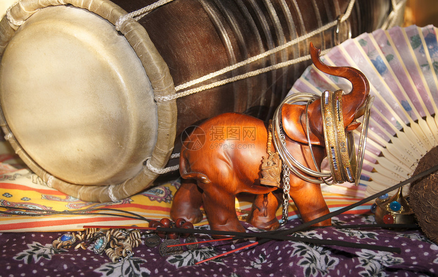 印度的记忆旅行檀香珠宝椰子手镯快照旅游扇子回忆传统图片