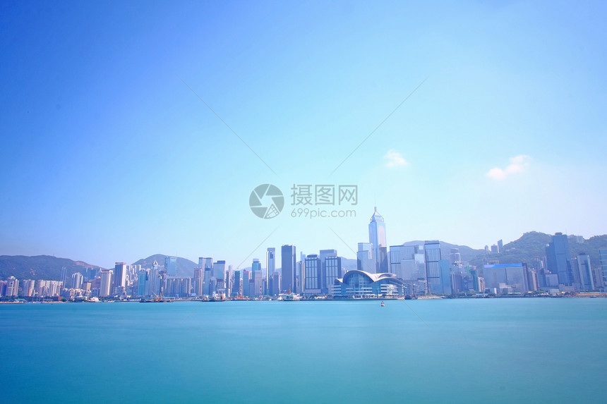 香港沿海岸线的天际线天空晴天渡船摩天大楼市中心中心海洋旅游全景蓝色图片