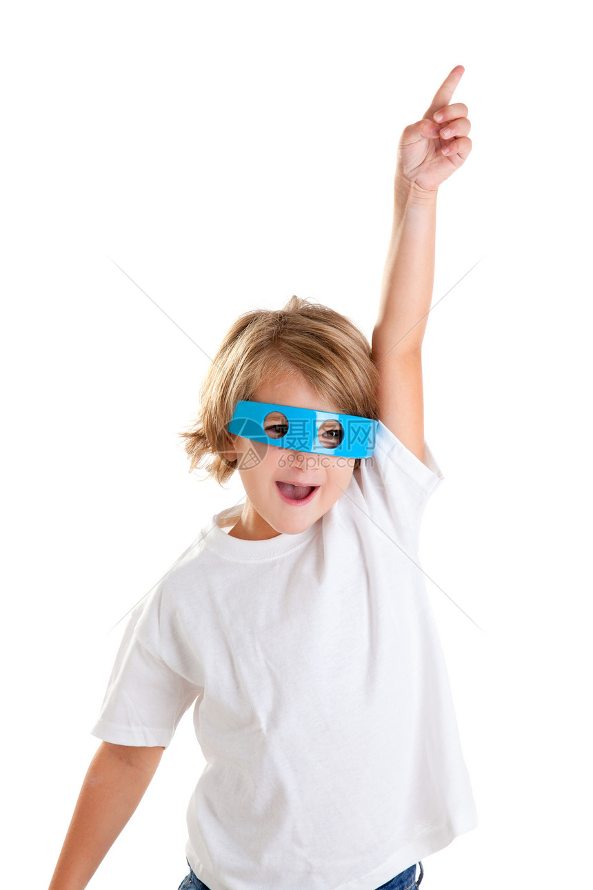 带着未来主义有趣的蓝眼镜的小孩开心了手势金发女性男性孩子们幸福工作室手指快乐享受图片