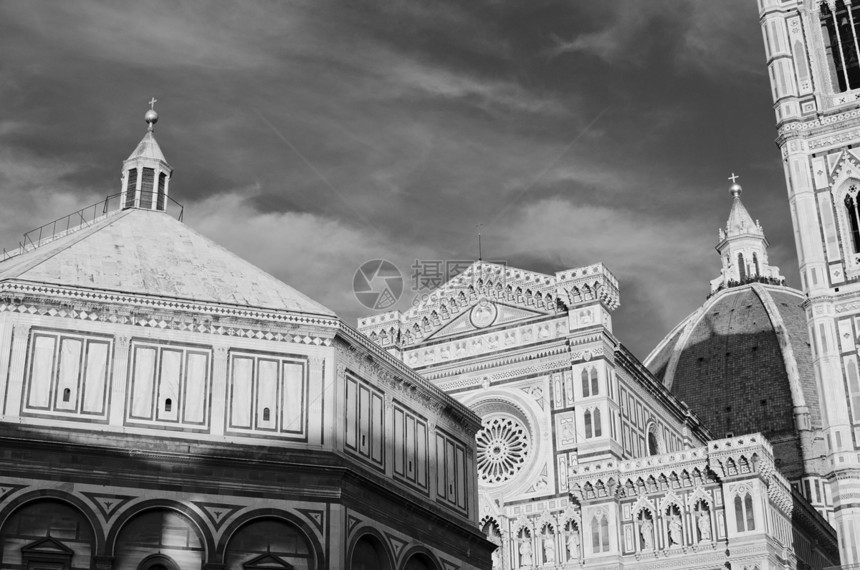 佛罗伦萨Duomo广场的颜色旅行建筑学广场历史性正方形纪念碑房屋天炉城市大教堂图片