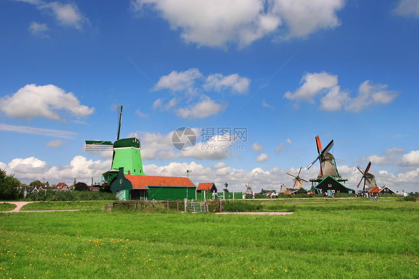 荷兰村场地草地风景乡村村庄旅行假期游客天空绿色图片