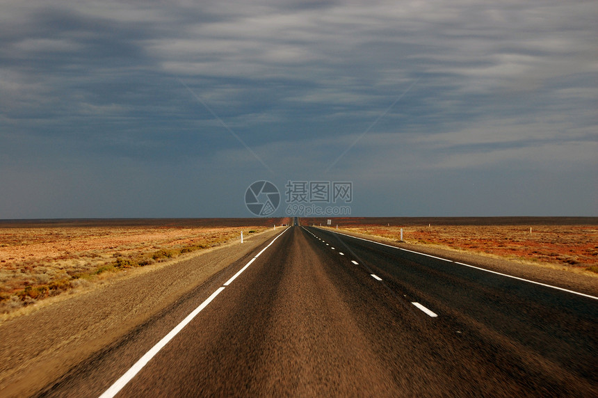 直路交通沙漠驾驶旅行图片