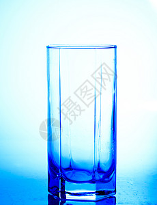 蓝眼镜蓝色杯子背景图片