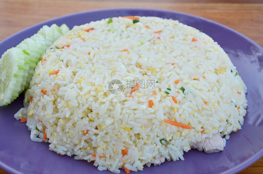 炒米饭油炸盘子烹饪黄瓜文化午餐洋葱食物粮食胡椒图片