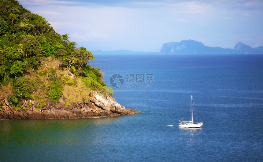 海上游艇天空晴天森林悬崖照片热带假期情调天线天堂图片