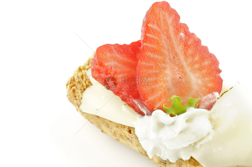 配奶酪和草莓的烤面包三明治小麦健康饮食堆石面包金子早餐晚餐香菜饼干美食家图片
